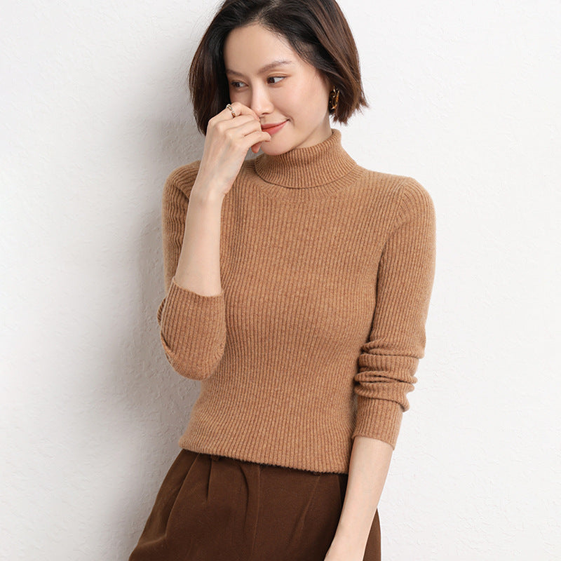 Damen Taillierter Feinstrick-Rollkragenpullover mit feiner Rippenstruktur und Kaschmir-Optik Echoarchiv