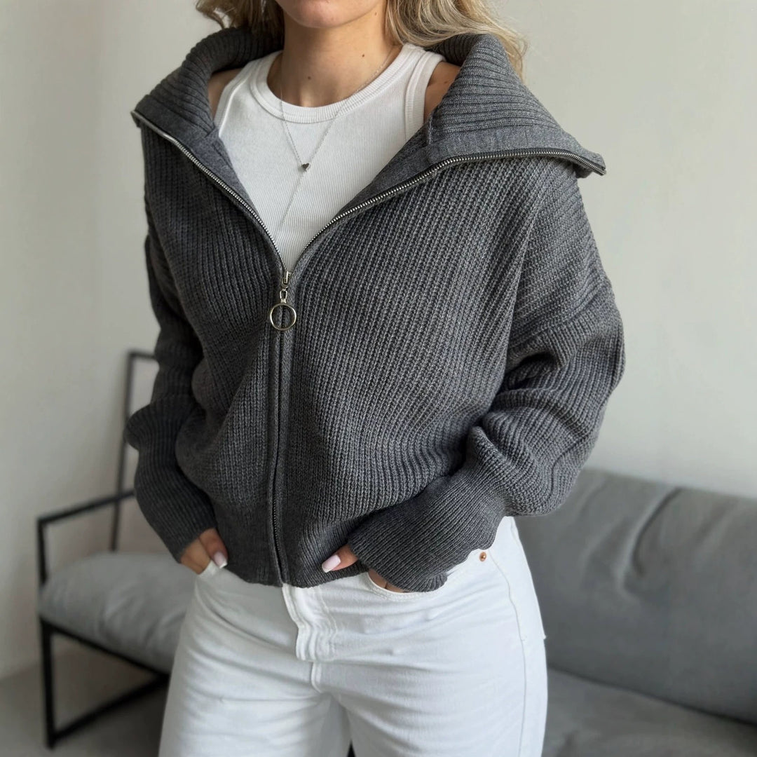 Damen Oversize Strickjacke mit Reißverschluss und hohem Kragen Echoarchiv