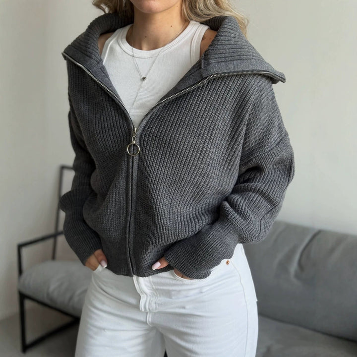 Damen Oversize Strickjacke mit Reißverschluss und hohem Kragen Echoarchiv