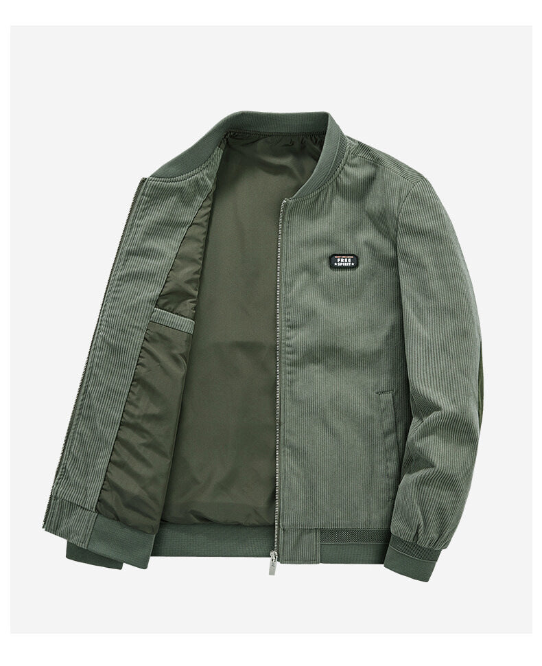 Herren Kord-Blousonjacke im Bomberstil mit elastischem Rippbund, gesteppter Innenfütterung und Logo‑Patch – Brevano