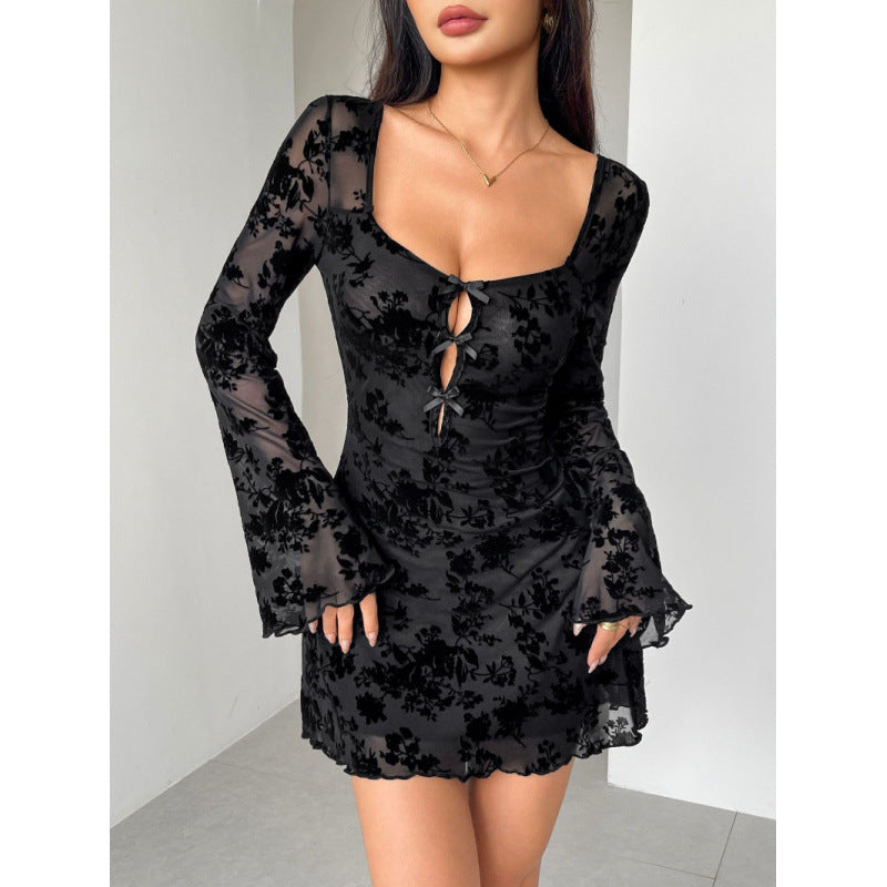 Damen Mini-Kleid mit transparenten Spitzenärmeln und floralem Design Echo Archiv