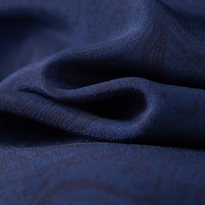 Damen Bluse mit Schleifenkragen und dezenter Jacquardstruktur Echoarchiv