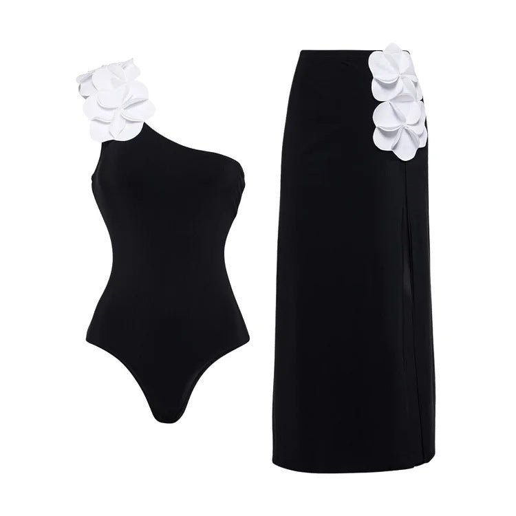 Damen Schwimmanzug mit asymmetrischem Schnitt und floralen Applikationen Echo Archiv