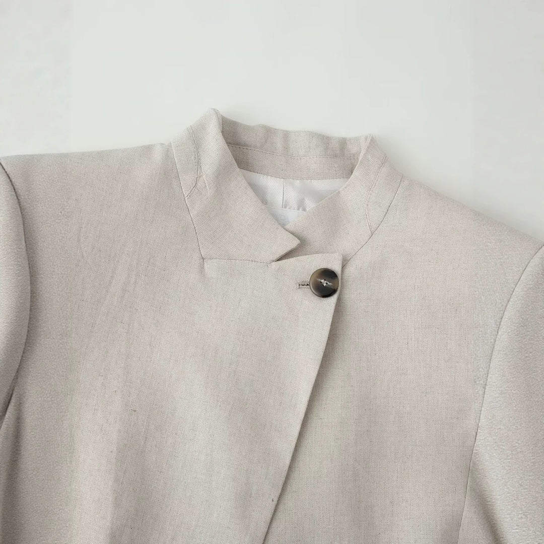 Damen Leichte Leinenoptik Kurzjacke mit Stehkragen und asymmetrischem einknöpfigem Verschluss Echo Archiv