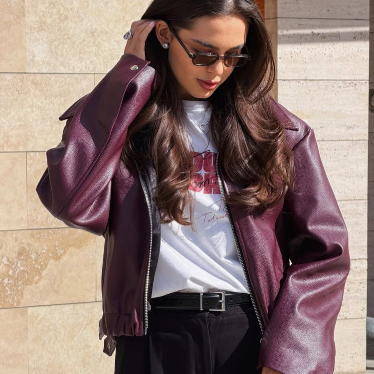 Damen Boxy-Kunstlederjacke mit durchgehendem Reißverschluss, Hemdkragen und leichtem Cropped-Cut Echoarchiv