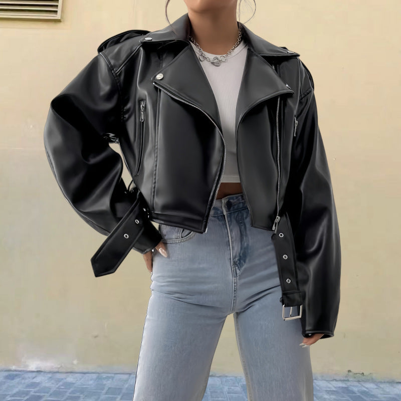 Damen Kunstleder Bikerjacke mit weitem Schnitt und umfangreichen Details Echoarchiv