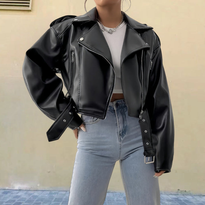 Damen Kunstleder Bikerjacke mit weitem Schnitt und umfangreichen Details Echoarchiv