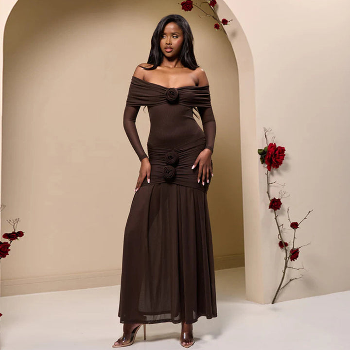 Damen Maxikleid mit schulterfreier Silhouette und dekorativen Rosen Echo Archiv