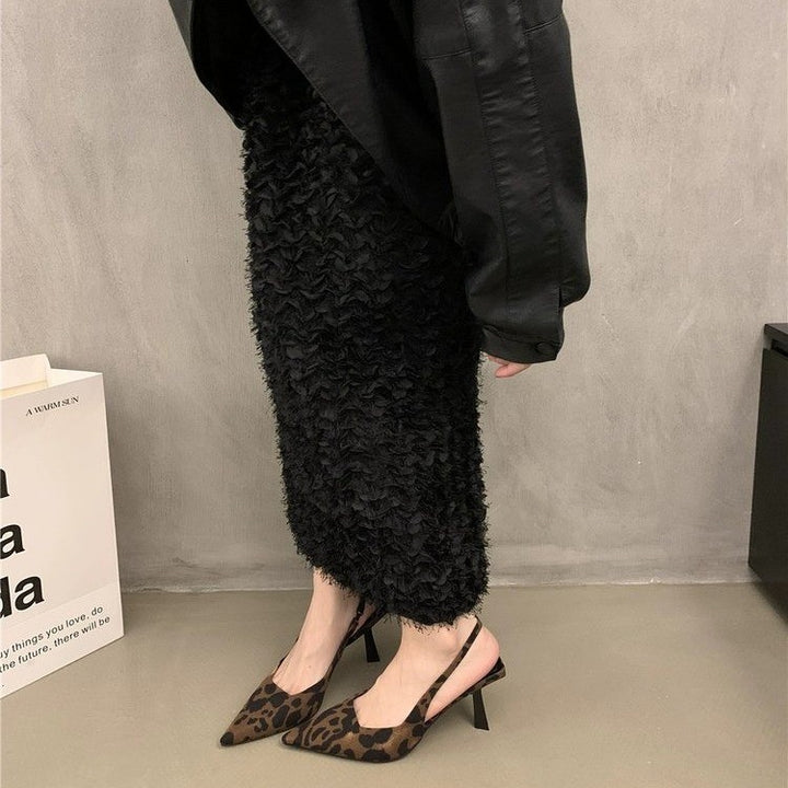 Damen Spitz zulaufende Slingback-Pumps mit niedrigem Stiletto-Absatz und Lackfinish – Lioré
