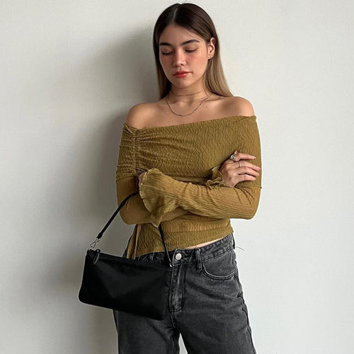Damen Off-Shoulder Oberteil mit zarten Rüschendetails Echo Archiv