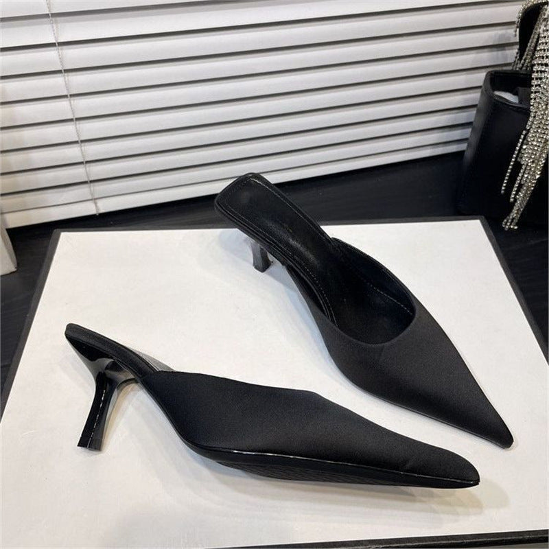 Damen Spitz zulaufende Mule mit niedrigem Kittenabsatz und fersenfreiem Design – Avérine