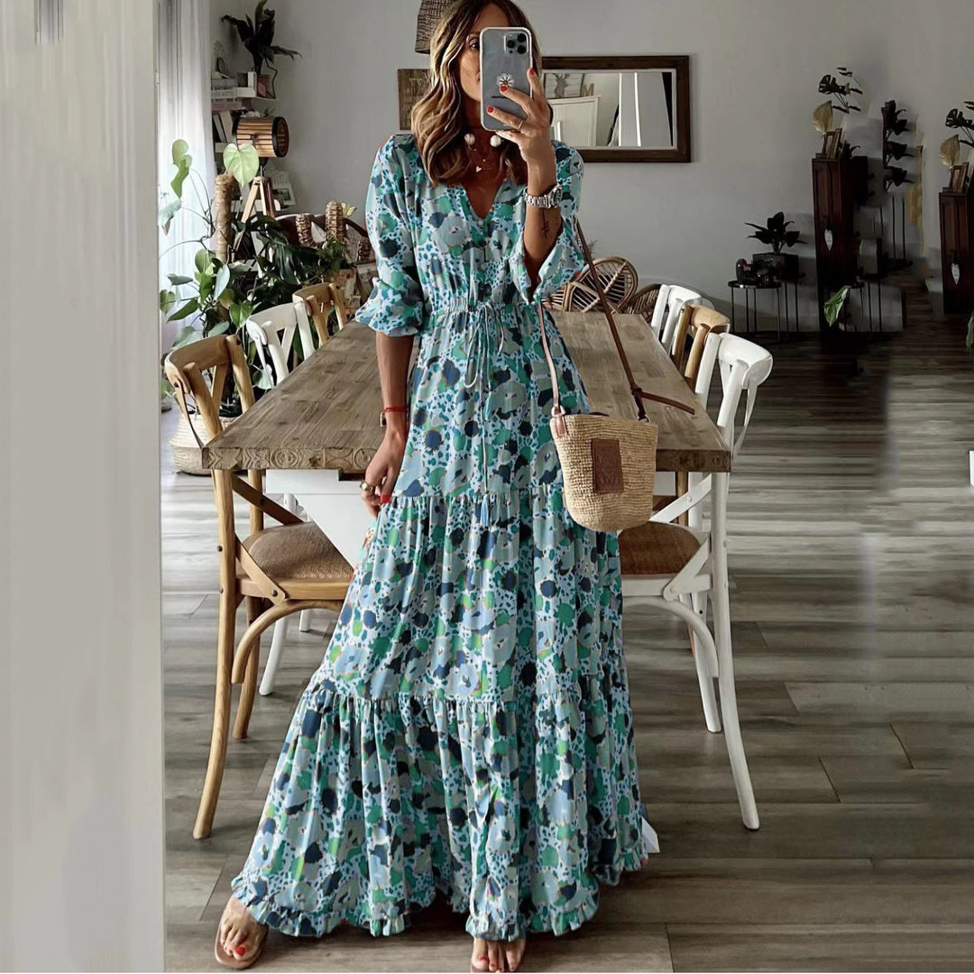 Damen Maxikleid mit Blumenprint, V‑Ausschnitt, Stufenvolant und Tunnelzugtaillen – Valéora
