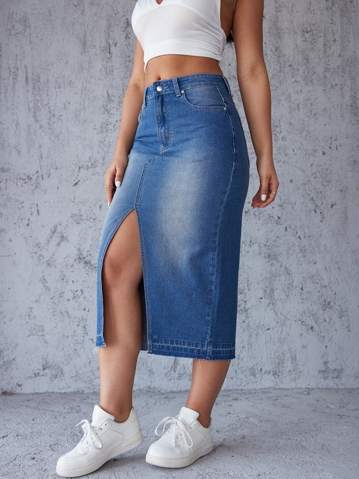 Damen nan figurbetonter Highwaist-Denim-Bleistiftrock mit vorderlichem Oberschenkelschlitz und rohem Saum Echo Archiv