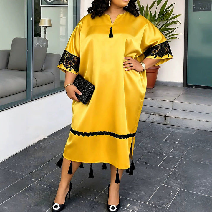 Damen Elegante Satin-Kaftanrobe mit Spitzenakzenten Echo Archiv