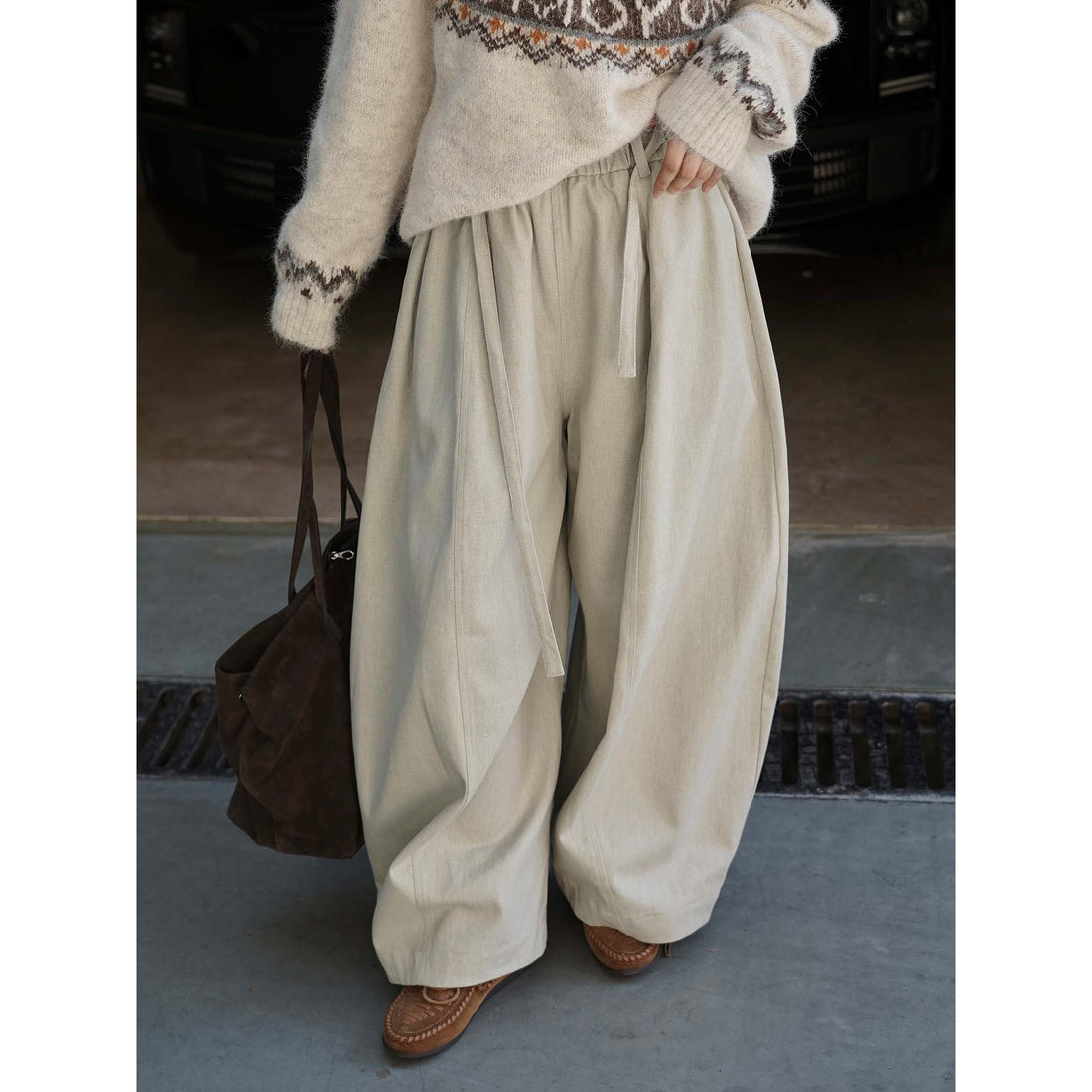 Damen Weite High‑Waist Twill-Ballonhose mit Tunnelzug und Plissee-Falten Echoarchiv