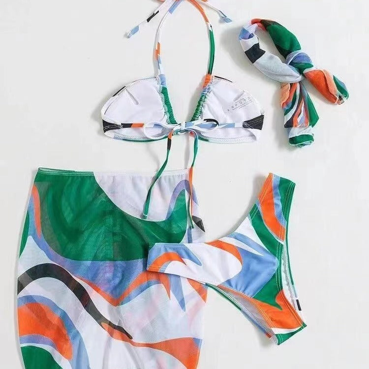 Damen Bikini-Set mit modischem Wickelrock und sportlichem Oberteil Echo Archiv