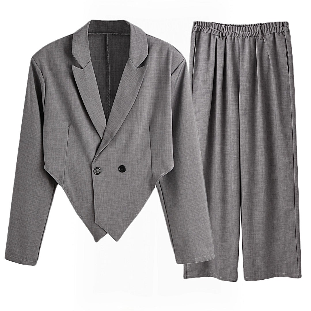 Damen eleganter Blazer mit hochgeschnittener Silhouette und passender Hose Echoarchiv