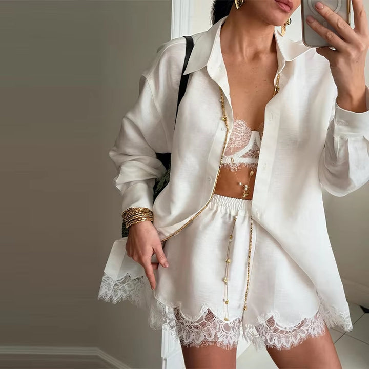 Damen nan zweiteiliges Satin-Pyjama-Set mit Hemdbluse, Gummibund-Shorts und Spitzenbesatz Echo Archiv