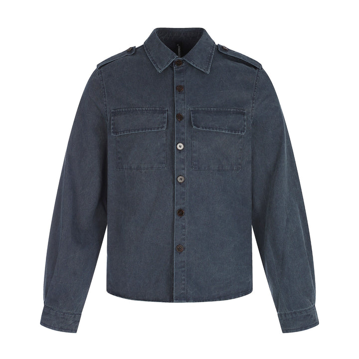 Herren Hemdjacke aus gewaschenem Denim mit Pattentaschen und Schulterklappen Echoarchiv