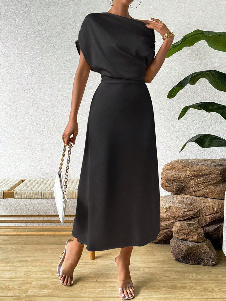 Damen Elegantes und fließendes Abendkleid mit asymmetrischem Schnitt – Élara