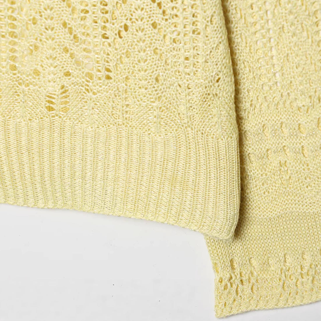 Damen Leichter Ajourstrick-Pullover mit Rundhalsausschnitt und Boxy-Cropped-Schnitt Echoarchiv