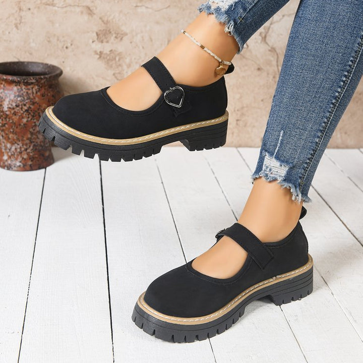 Damen Riemchen‑Slipper im Mary‑Jane‑Stil mit grober Profilsohle und Herzschließe Echo Archiv
