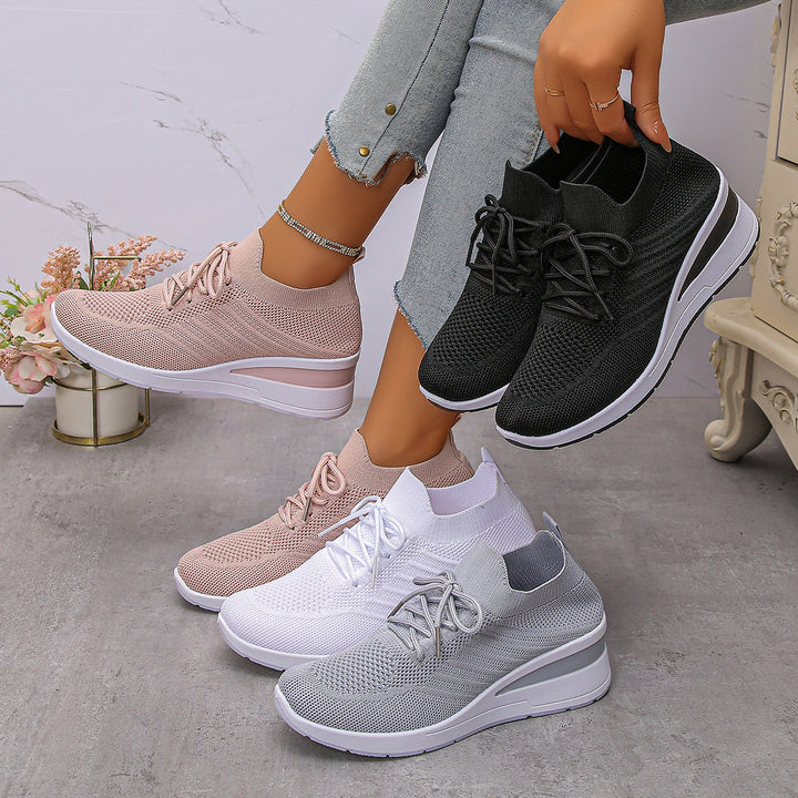 Damen Strick-Sneaker mit elastischem Schaft, gepolsterter Komfortsohle und leichtem Keil Echo Archiv