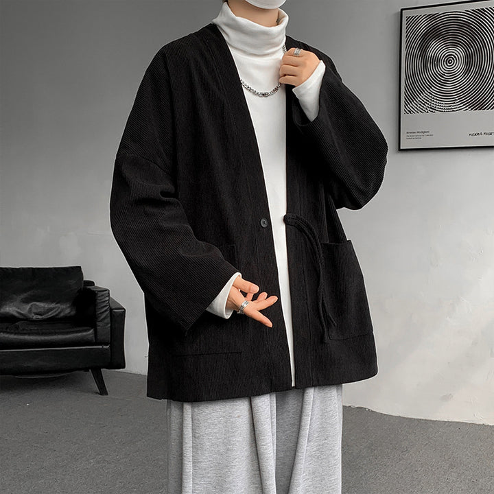 Herren nan oversized Cord-Kimono-Cardigan mit Kordelzug, aufgesetzten Taschen und Tropfenärmeln Echo Archiv