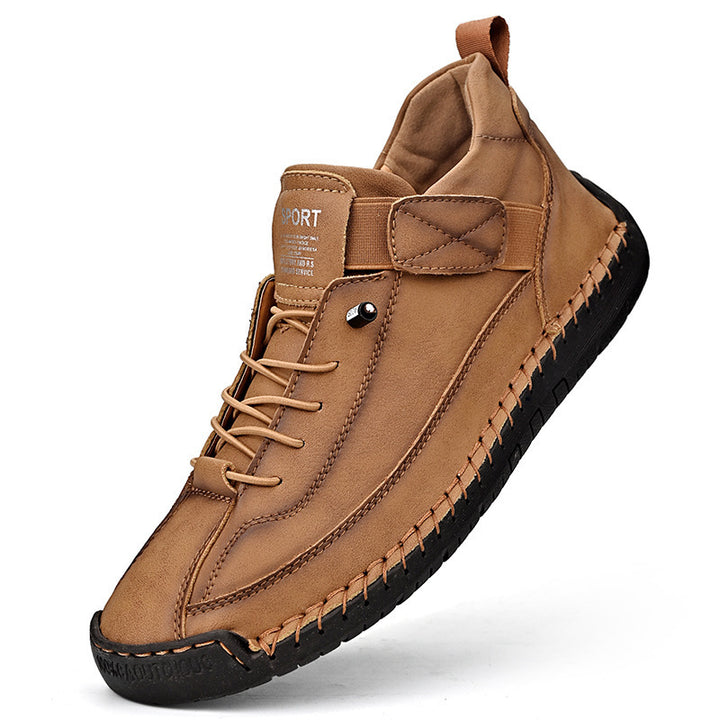 Herren Ledernachahmender Freizeit‑Sneaker mit Klettriemen, Mokassinnaht & profilierter Gummisohle Echoarchiv