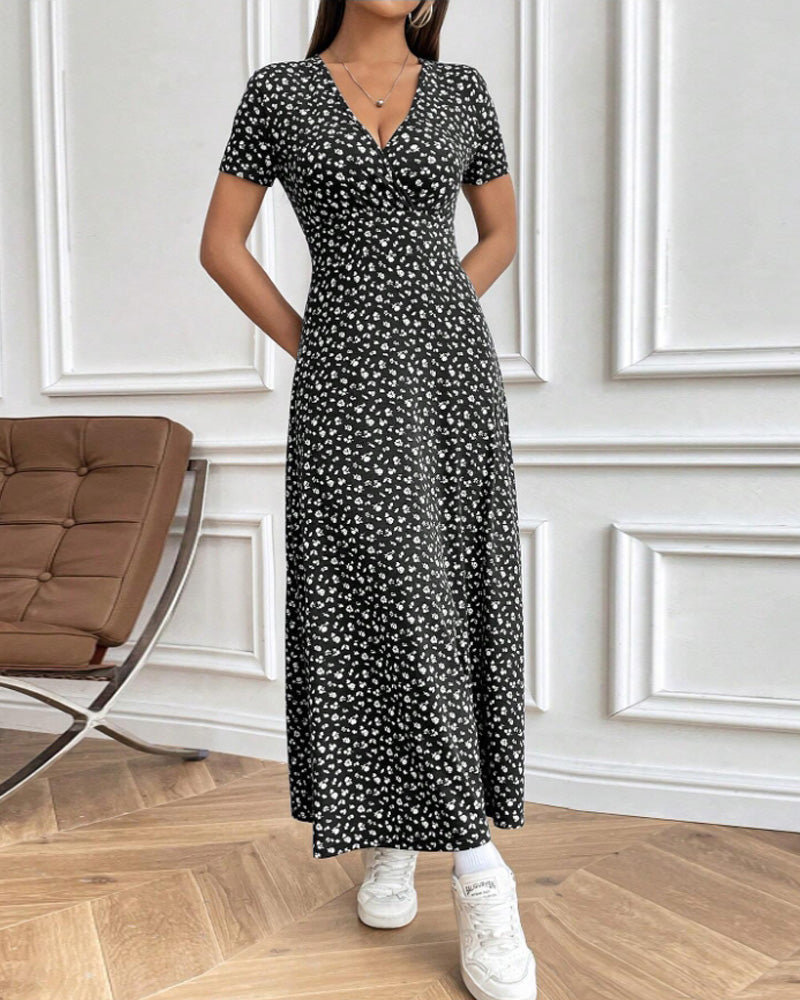Damen nan tailliertes V-Ausschnitt Wickeloptik Maxikleid aus Viskosejersey mit kurzen Ärmeln und A-Linien-Saum Echo Archiv