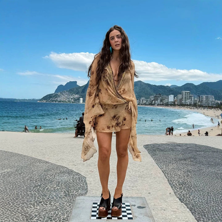 Damen Leichtes Crinkle‑Tunika‑Set mit V‑Ausschnitt, Bindegürtel und Mini‑Shorts Echoarchiv