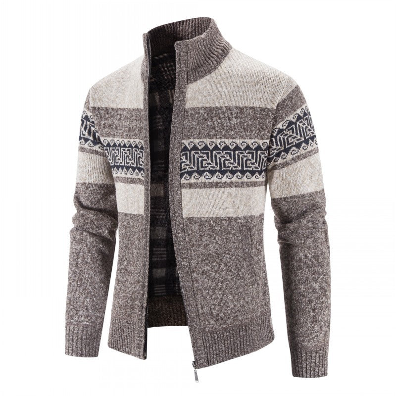 Herren Strickjacke mit hohem Kragen und attraktiven Mustern Echoarchiv