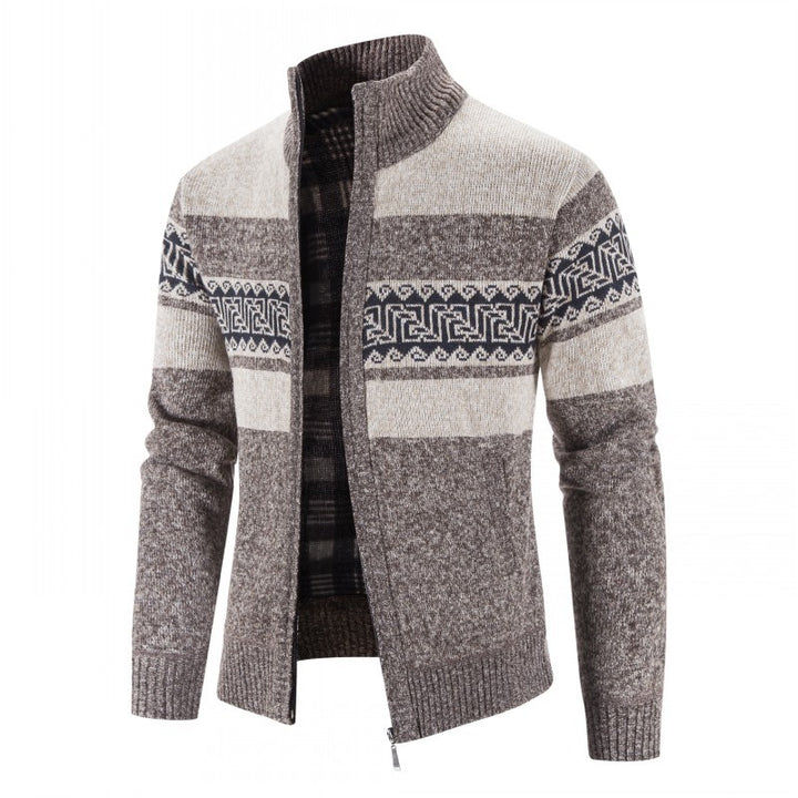 Herren Strickjacke mit hohem Kragen und attraktiven Mustern Echoarchiv