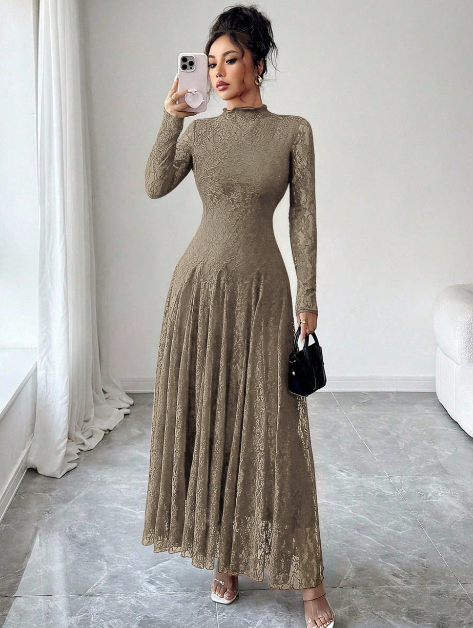 Damen Elegantes Hochzeitskleid mit Spitzenärmeln Echo Archiv