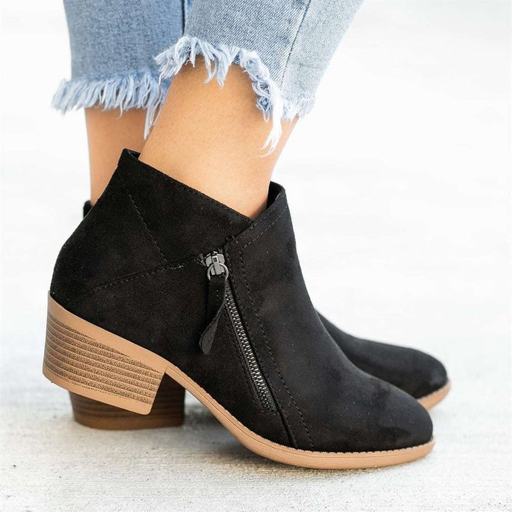 Damen Ankle-Boots aus Velourslederoptik mit seitlichem Zipper und mittelhohem Blockabsatz – Varelle