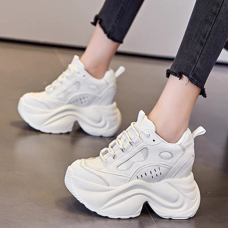 Damen sportliche Chunky Sneakers mit extragroßer Plateau-Sohle Echo Archiv