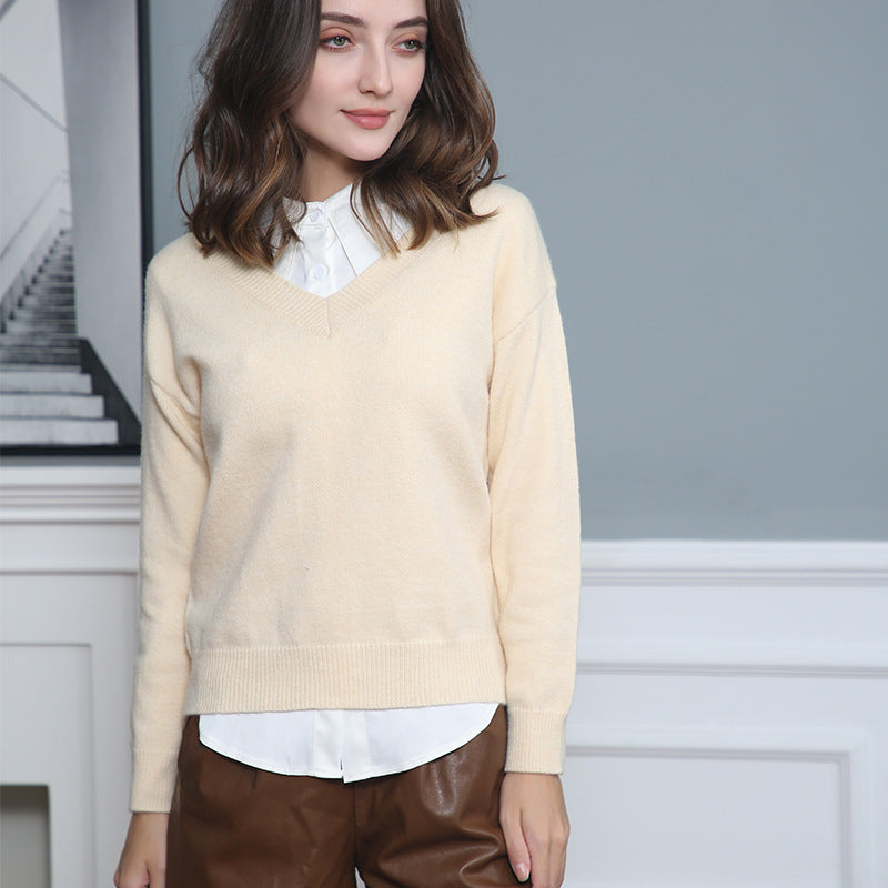 Damen V-Ausschnitt Strickpullover in feiner Wollqualität Echoarchiv