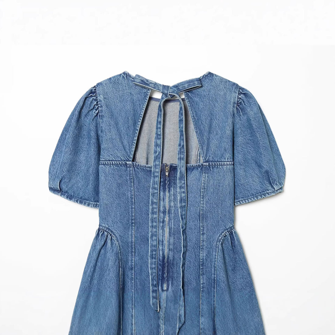 Damen Denim-Kleid mit Puffärmeln, Teilungsnähten und ausgestellter A-Linie Echoarchiv