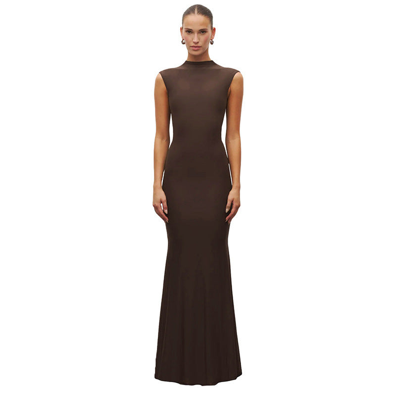 Damen Elegantes Schmalgeschossenes Maxikleid mit hohem Kragen Echo Archiv