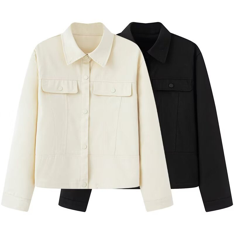 Damen leichtes Canvas Fieldjacket mit taillierten Abnähern, aufgesetzten Pattentaschen und verdeckter Druckknopfleiste – Célinea