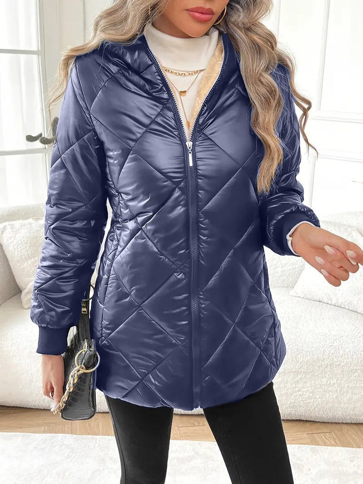 Damen Steppjacke mit Teddyfutter und Kapuze – Célinea