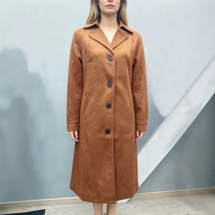 Damen langer Veloursimitat-Mantel mit klassischem Revers, markanter Knopfleiste und schrägen Eingrifftaschen – Montévia