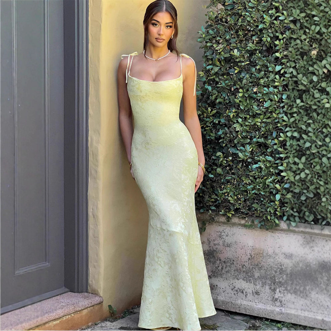 Damen Elegantes Maxikleid mit verführerischen Spaghettiträgern Echo Archiv