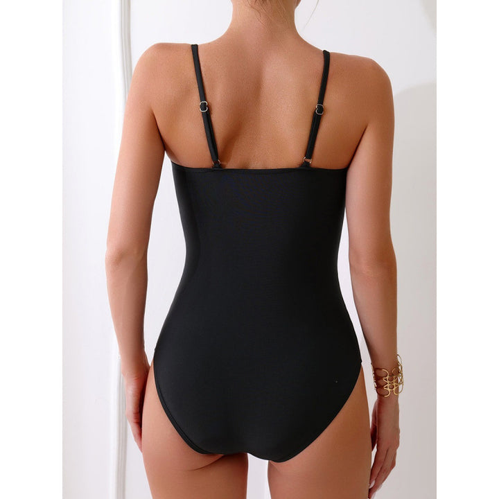 Damen Einteiler Badeanzug mit stilvollem Cut-Out und modischem V-Ausschnitt Echo Archiv