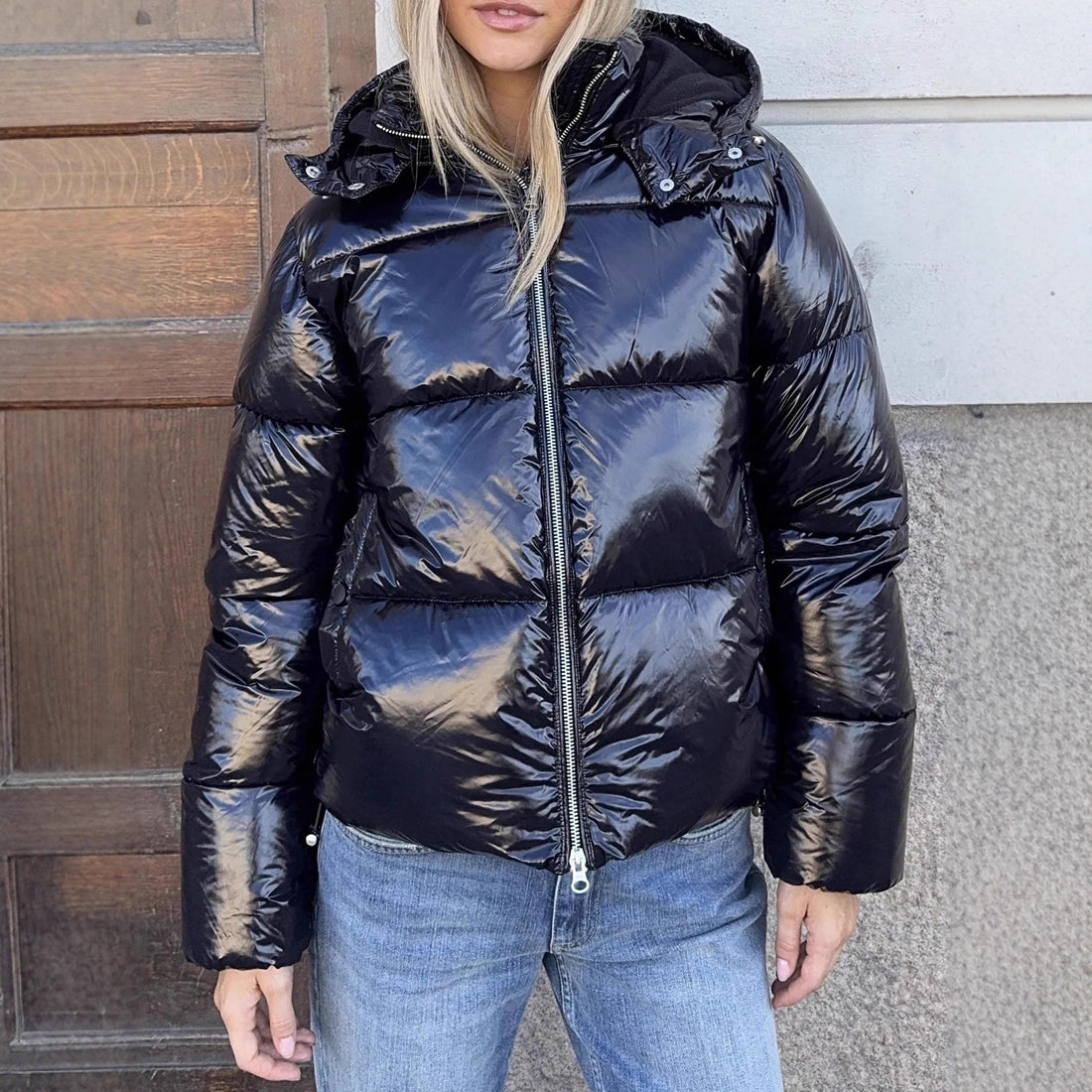 Damen Modische Hochglanz-Steppjacke mit Kapuze – Célinea