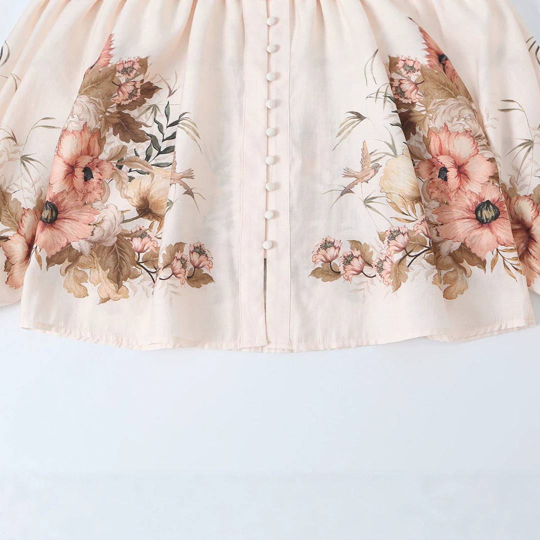 Damen Bluse mit Stehkragen, durchgehender Knopfleiste und weiten Ballonärmeln Echoarchiv