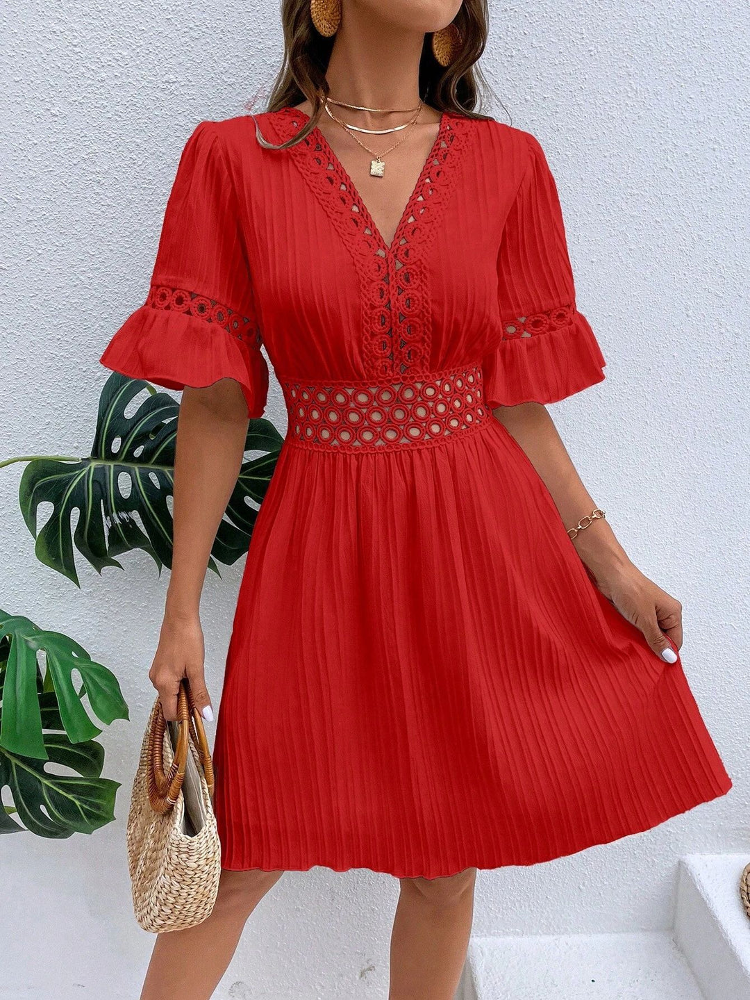 Damen Midikleid mit Plissee, Spitzeneinsatz in der Taille und Volantärmeln Echo Archiv