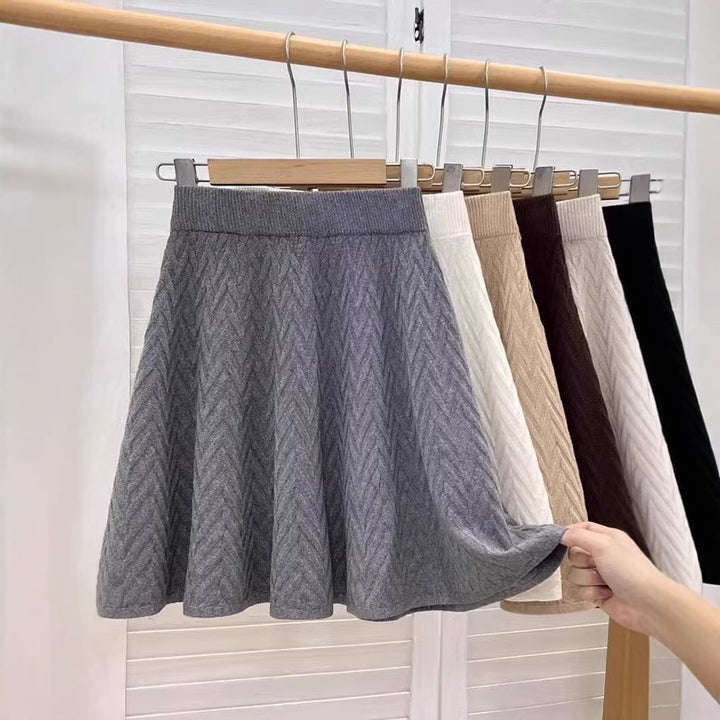 Damen Plissierter Strickrock mit Zopfmuster Echo Archiv
