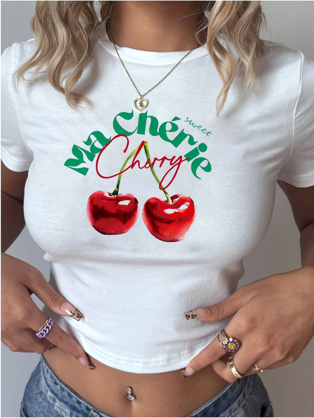 Damen T-Shirt mit kreativem Schlüsselherz-Motiv und modernem Print Echo Archiv