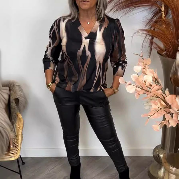 Damen nan stylisches Casual-Set aus V-Ausschnitt-Printshirt und Lederoptik-Leggings Echo Archiv